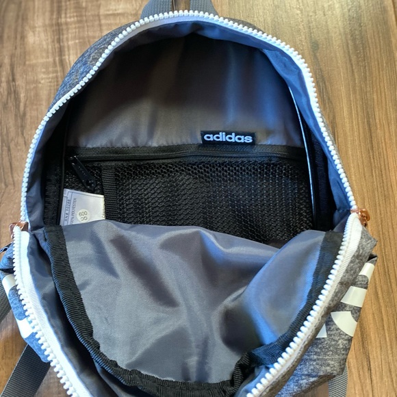 🎶Adidas Mini Backpack - Picture 6 of 6